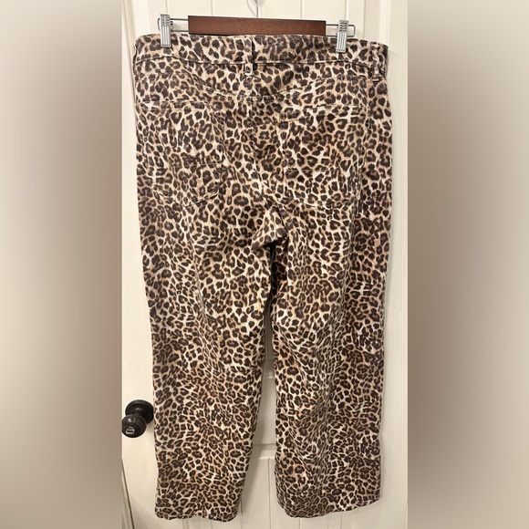 American Eagle Outfitters Leopard Print Wide Leg Stretch Jeans Size 12 - Picture 4 of 6